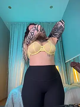 Snapshot of Tattitude_ chatting on 05-31-26, 07:04 Tattitude online show from 05-31-26, 07:04