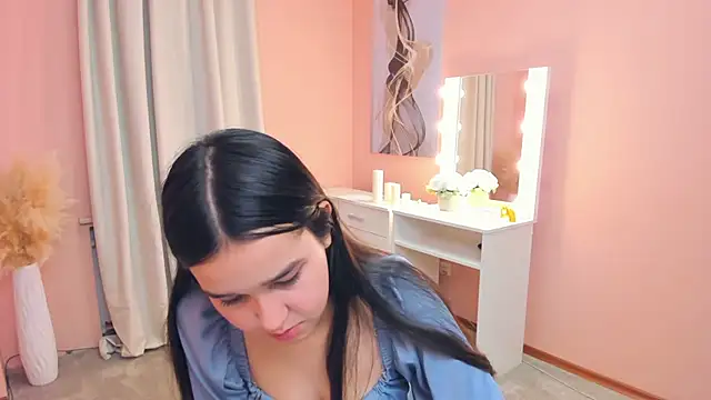 Snapshot of MeliaMelchiori chatting on 11-21-25, 09:30 MeliaMelchiori online show from 11-21-25, 09:30