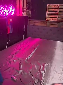 Shy-Ivy online show from 12-14-25, 10:58