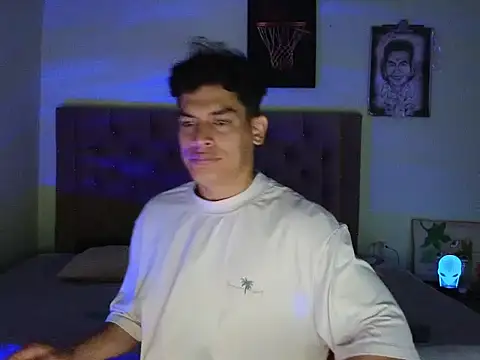 Snapshot of blorelopez chatting on 11-25-25, 03:45 blorelopez online show from 11-25-25, 03:45