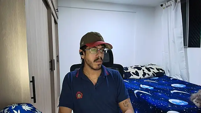 Snapshot of naitt_ chatting on 11-29-25, 01:52 naitt online show from 11-29-25, 01:52