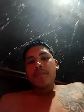 Snapshot of Laz127281 chatting on 11-18-25, 04:39 Laz127281 online show from 11-18-25, 04:39