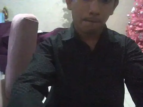 Snapshot of chikis_18 chatting on 12-20-25, 04:19 chikis 18 online show from 12-20-25, 04:19