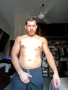 Snapshot of DARG_17 chatting on 12-15-25, 08:35 DARG 17 online show from 12-15-25, 08:35