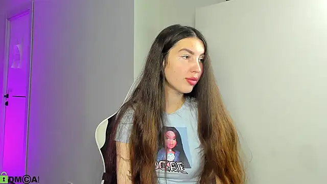 Snapshot of LiraRevery chatting on 12-01-25, 02:49 LiraRevery online show from 12-01-25, 02:49