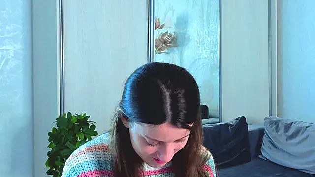 Snapshot of VelvetNyxen chatting on 11-25-25, 08:03 VelvetNyxen online show from 11-25-25, 08:03