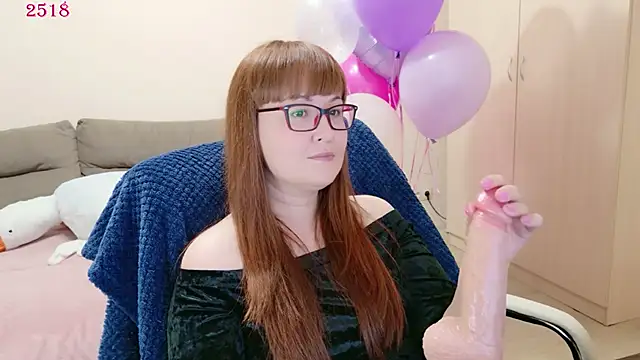 Snapshot of Foxy-lady chatting on 05-31-26, 06:09 Foxy-lady online show from 05-31-26, 06:09