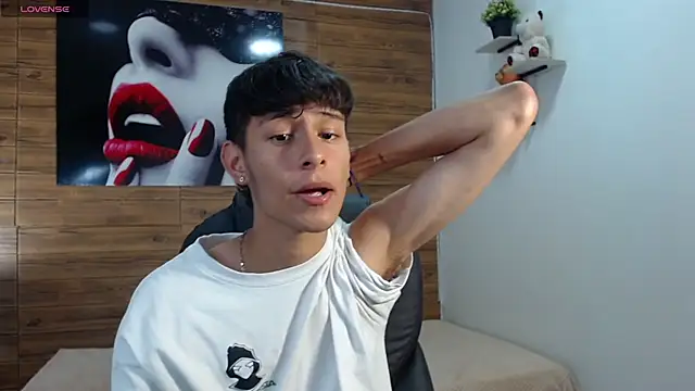 Snapshot of DraxBlade09 chatting on 11-19-25, 03:12 DraxBlade09 online show from 11-19-25, 03:12