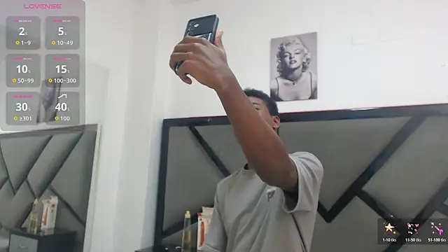 Snapshot of NoahJhonson69 chatting on 12-04-25, 06:49 NoahJhonson69 online show from 12-04-25, 06:49