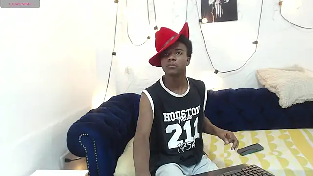 NoahJhonson69 online show from 04-22-26, 11:56