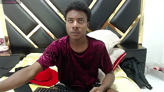 NoahJhonson69 online show from 04-27-26, 11:19