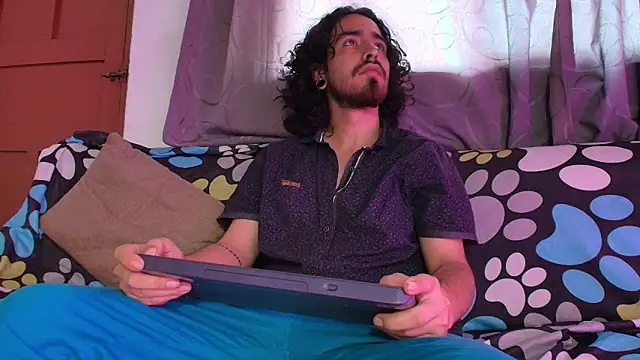 Snapshot of Jave_rave chatting on 05-11-26, 06:49 Jave rave online show from 05-11-26, 06:49
