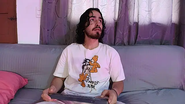 Snapshot of Jave_rave chatting on 05-13-26, 12:02 Jave rave online show from 05-13-26, 12:02