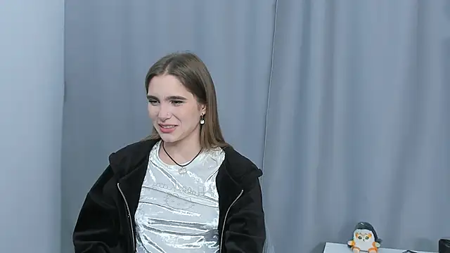 Snapshot of RozanneJordan chatting on 11-22-25, 03:11 RozanneJordan online show from 11-22-25, 03:11