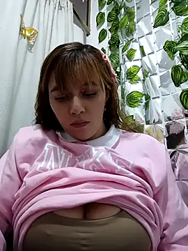 Snapshot of Juanita-30 chatting on 11-25-25, 07:47 Juanita-30 online show from 11-25-25, 07:47