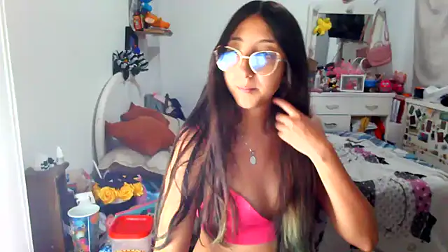 Snapshot of Nanylux chatting on 11-24-25, 02:22 Nanylux online show from 11-24-25, 02:22