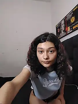 Snapshot of Twin_legends chatting on 11-27-25, 01:18 Twin legends online show from 11-27-25, 01:18