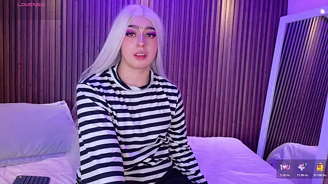 Snapshot of GabyRose9 chatting on 12-17-25, 07:42 GabyRose9 online show from 12-17-25, 07:42