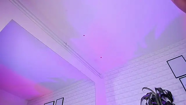 Elizabetth Benz online show from 04-24-26, 07:05