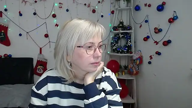 LaurenWishy online show from 12-21-25, 06:09