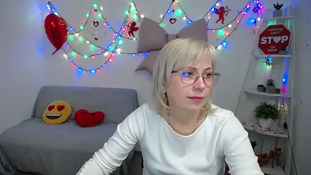 LaurenWishy online show from 02-16-26, 06:37