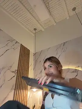 IsabelaStefano online show from 12-22-25, 03:25