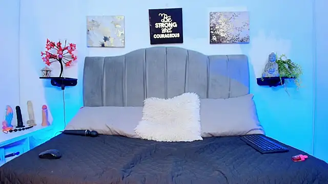 Maddy  Jones online show from 01-10-26, 07:48