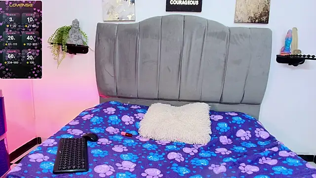 Maddy  Jones online show from 04-28-26, 07:08