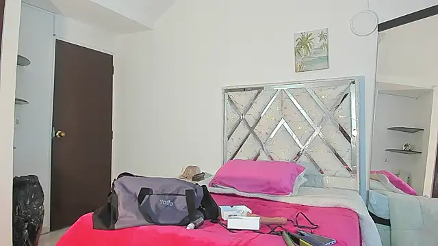 Snapshot of Valentinhaa chatting on 12-04-25, 12:25 Valentinhaa online show from 12-04-25, 12:25