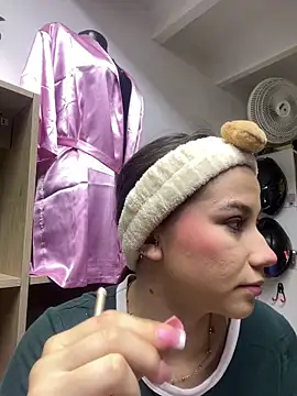 MiaWhiteBunny online show from 04-16-26, 09:39