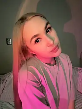 Miss Alisse online show from 11-28-25, 05:26