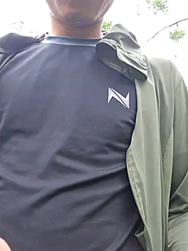 huykkk99 online show from 03-09-26, 02:04