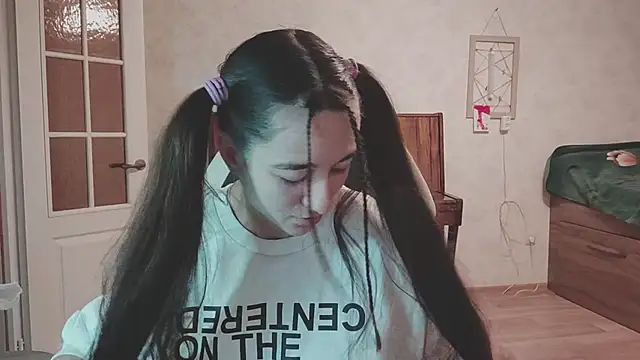 Snapshot of NildaGerrero chatting on 11-26-25, 05:30 NildaGerrero online show from 11-26-25, 05:30