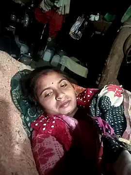 Snapshot of Hot_erion chatting on 11-28-25, 10:45 Hot erion online show from 11-28-25, 10:45