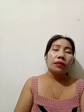 Snapshot of Reema_143 chatting on 12-04-25, 04:48 Reema 143 online show from 12-04-25, 04:48