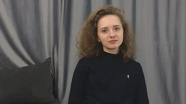 Snapshot of CuteLunette chatting on 12-15-25, 03:16 CuteLunette online show from 12-15-25, 03:16