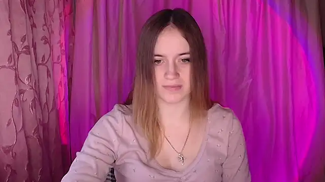 Illa May online show from 12-18-25, 07:25