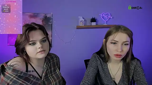 Snapshot of ariel_shadow chatting on 12-15-25, 08:13 ariel shadow online show from 12-15-25, 08:13