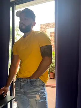 Snapshot of Mike_savage3 chatting on 12-05-25, 12:36 Mike savage3 online show from 12-05-25, 12:36