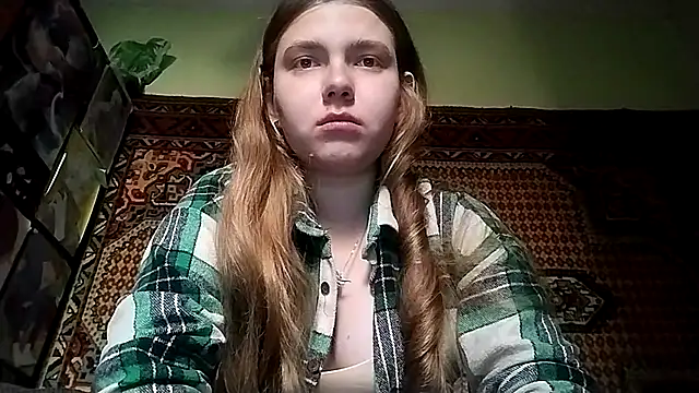 Snapshot of KikiBang chatting on 11-25-25, 09:20 KikiBang online show from 11-25-25, 09:20