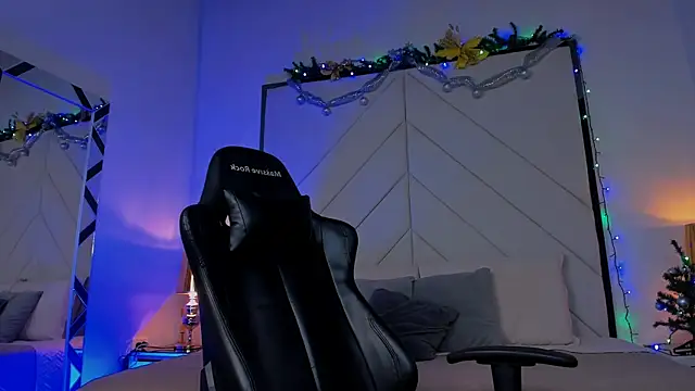 Snapshot of Ostin_Saints chatting on 12-14-25, 04:01 Ostin Saints online show from 12-14-25, 04:01