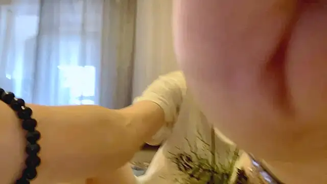 Snapshot of CyberAIice chatting on 11-22-25, 06:12 CyberAIice online show from 11-22-25, 06:12