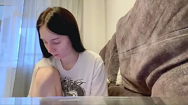 Snapshot of CyberAIice chatting on 11-30-25, 06:28 CyberAIice online show from 11-30-25, 06:28