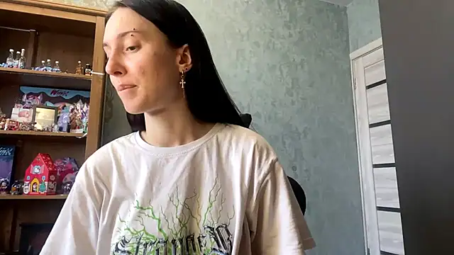 Snapshot of CyberAIice chatting on 12-04-25, 09:07 CyberAIice online show from 12-04-25, 09:07