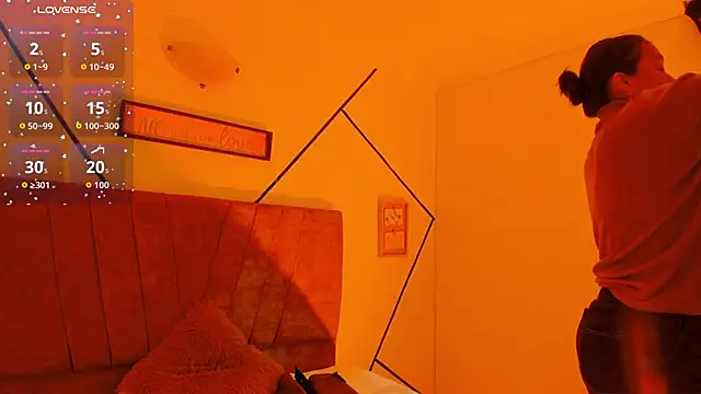 Snapshot of Julieta_Lein_ chatting on 12-02-25, 10:16 Julieta Lein online show from 12-02-25, 10:16