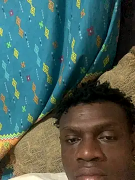 Snapshot of laperson chatting on 11-29-25, 10:35 laperson online show from 11-29-25, 10:35