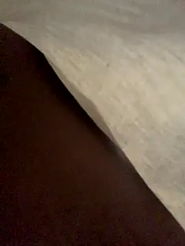 Snapshot of laperson chatting on 12-22-25, 11:40 laperson online show from 12-22-25, 11:40