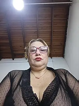 Snapshot of victory_sex chatting on 04-29-26, 02:10 victory sex online show from 04-29-26, 02:10