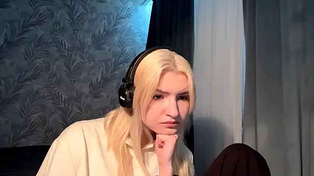 Snapshot of Cindi_Jacobs chatting on 11-23-25, 05:02 Cindi Jacobs online show from 11-23-25, 05:02