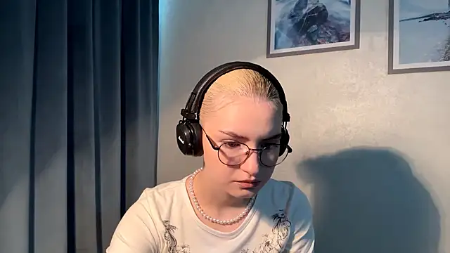 Snapshot of Cindi_Jacobs chatting on 11-27-25, 03:25 Cindi Jacobs online show from 11-27-25, 03:25